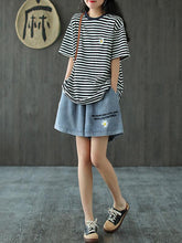 Artistic Daisy Printed Wide Leg Denim Shorts
